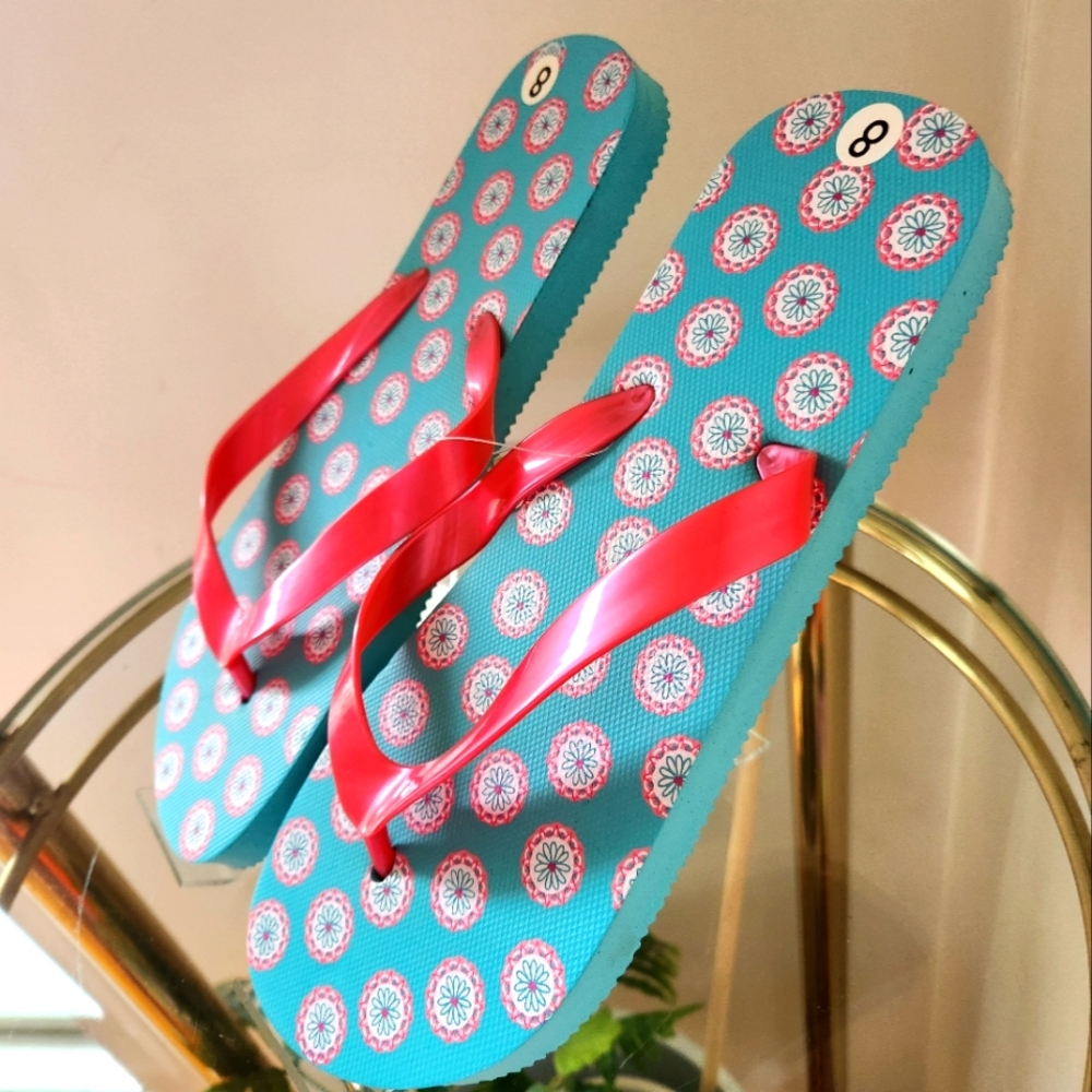 🌻2/$20 Cute Flip Flops Caribbean Blue Candy Pink White Printed Size 8 NWT